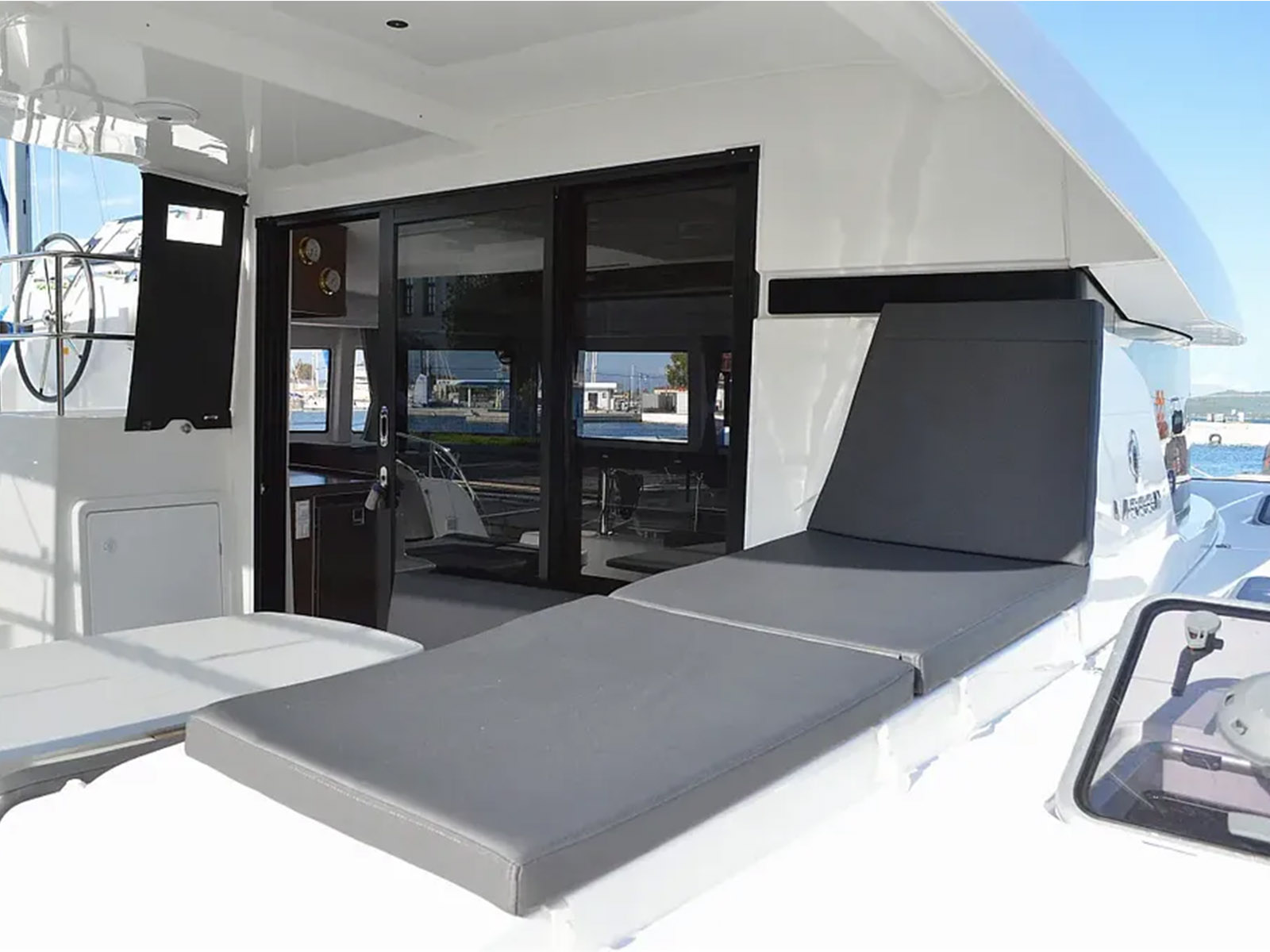 lagoon-42-fantasea-ext-2